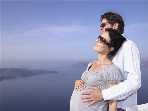 Hình ảnh một người phụ nữ đang mang bầu, tượng trưng cho giấc mơ thấy bà bầu mang nhiều điềm báo.