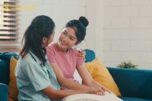 Học sinh đọc sách thư giãn để giảm căng thẳng