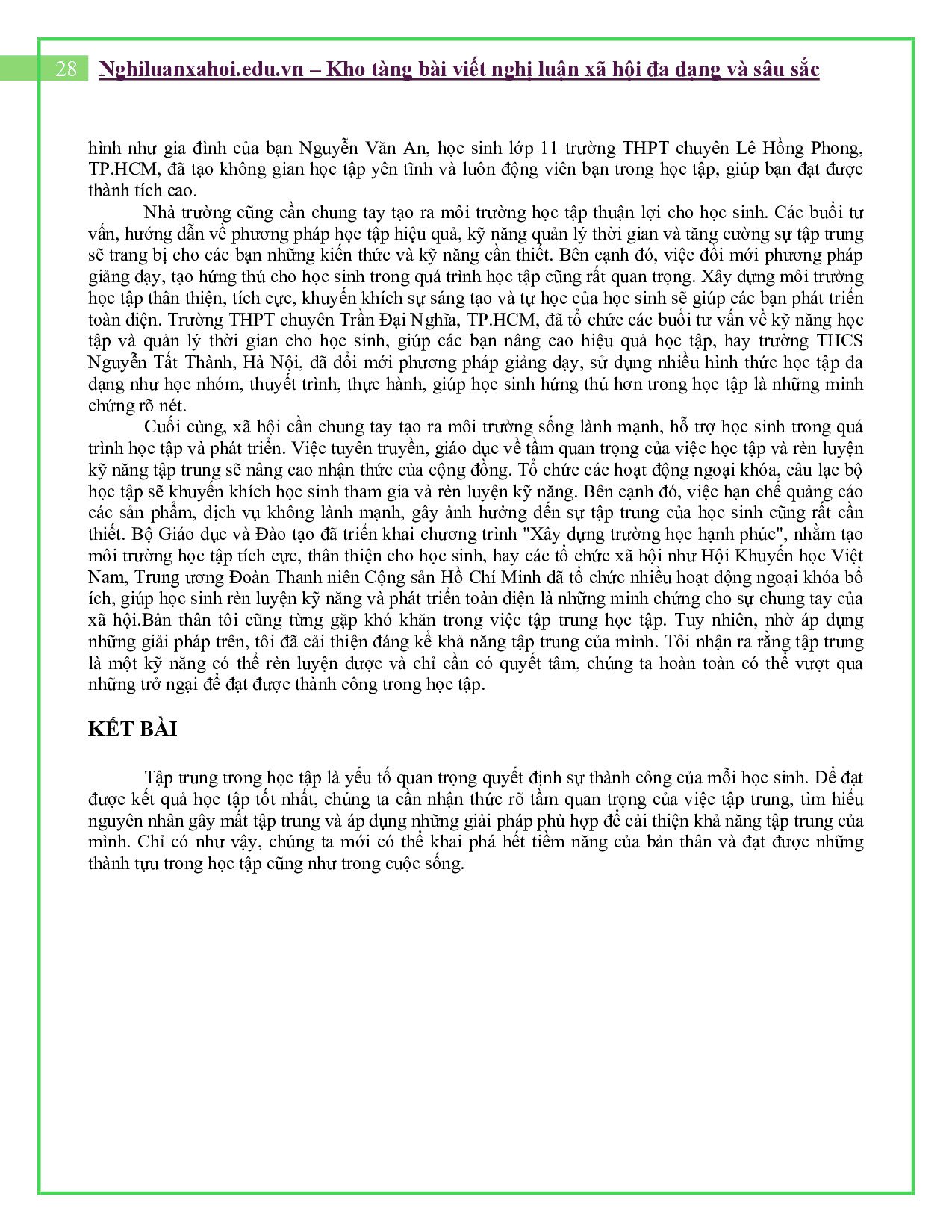 Học sinh tập trung học tập trên máy tính