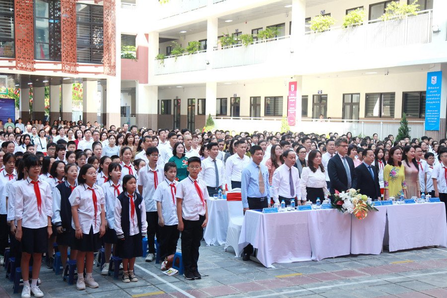 Học sinh và đại biểu tham dự Tuần lễ Học tập Suốt Đời 2024 tại Hà Nội