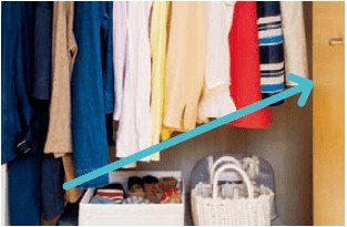 Hộp giày được sử dụng để đựng tất và quần áo gấp gọn