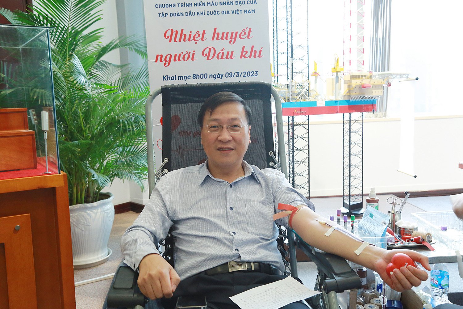 Khoảnh khắc lắng nghe và tiếp thu kiến thức, làm phong phú thêm hình ảnh học tập đẹp