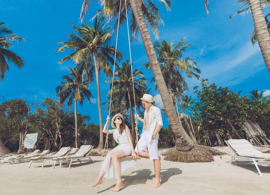 Mơ thấy đi du lịch cùng người yêu tại bãi biển thơ mộng