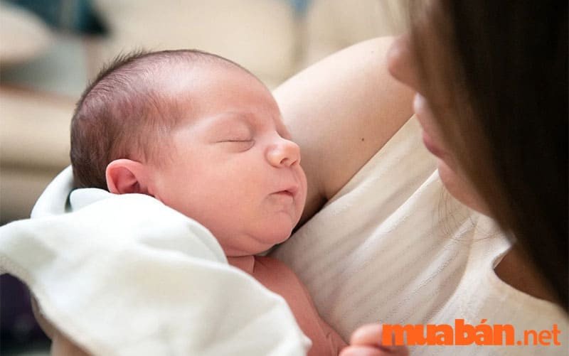 Mơ thấy ôm em bé trai có thể bạn đang nắm giữ điều quan trọng