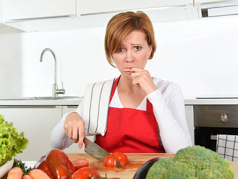 Nằm mơ thấy đứt tay khi đang làm việc có ý nghĩa gì