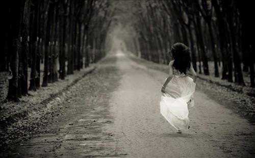 Nằm mơ thấy mình chạy trốn vào rừng