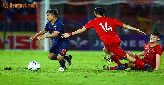 Nằm mơ thấy mình đá bóng đánh de con gì chuẩn nhất?