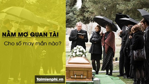 Người đàn ông đang suy tư về các con số may mắn liên quan đến giấc mơ quan tài