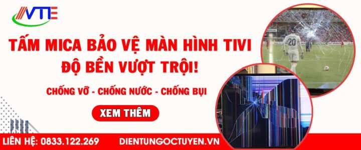 Người dùng đang dán tấm bảo vệ màn hình điện thoại