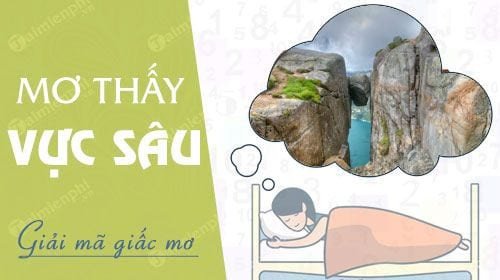 Người phụ nữ đứng bên bờ hố sâu, suy tư về giấc mơ thấy hố sâu và ý nghĩa của nó