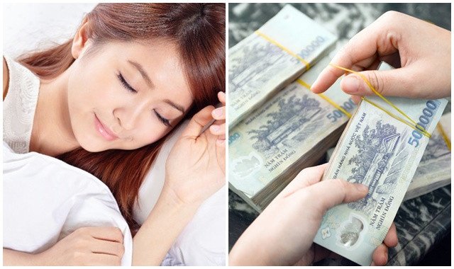 Người phụ nữ soi gương
