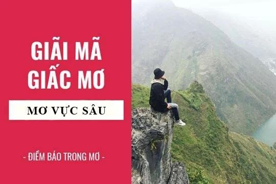 Người phụ nữ trầm tư nhìn xuống vực sâu, biểu tượng cho nỗi lo lắng về tương lai