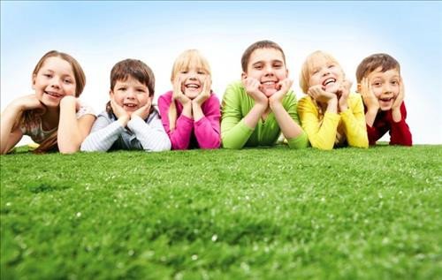Nụ cười hồn nhiên của trẻ em trong giấc mơ báo hiệu may mắn và sự phát triển