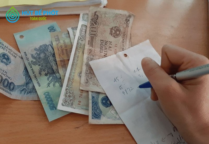 Phân tích giấc mơ thấy phân trong nhà vệ sinh nơi công cộng