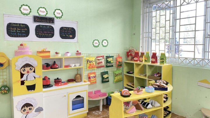 Thiết kế lớp học mầm non mở với nhiều khu vực vui chơi