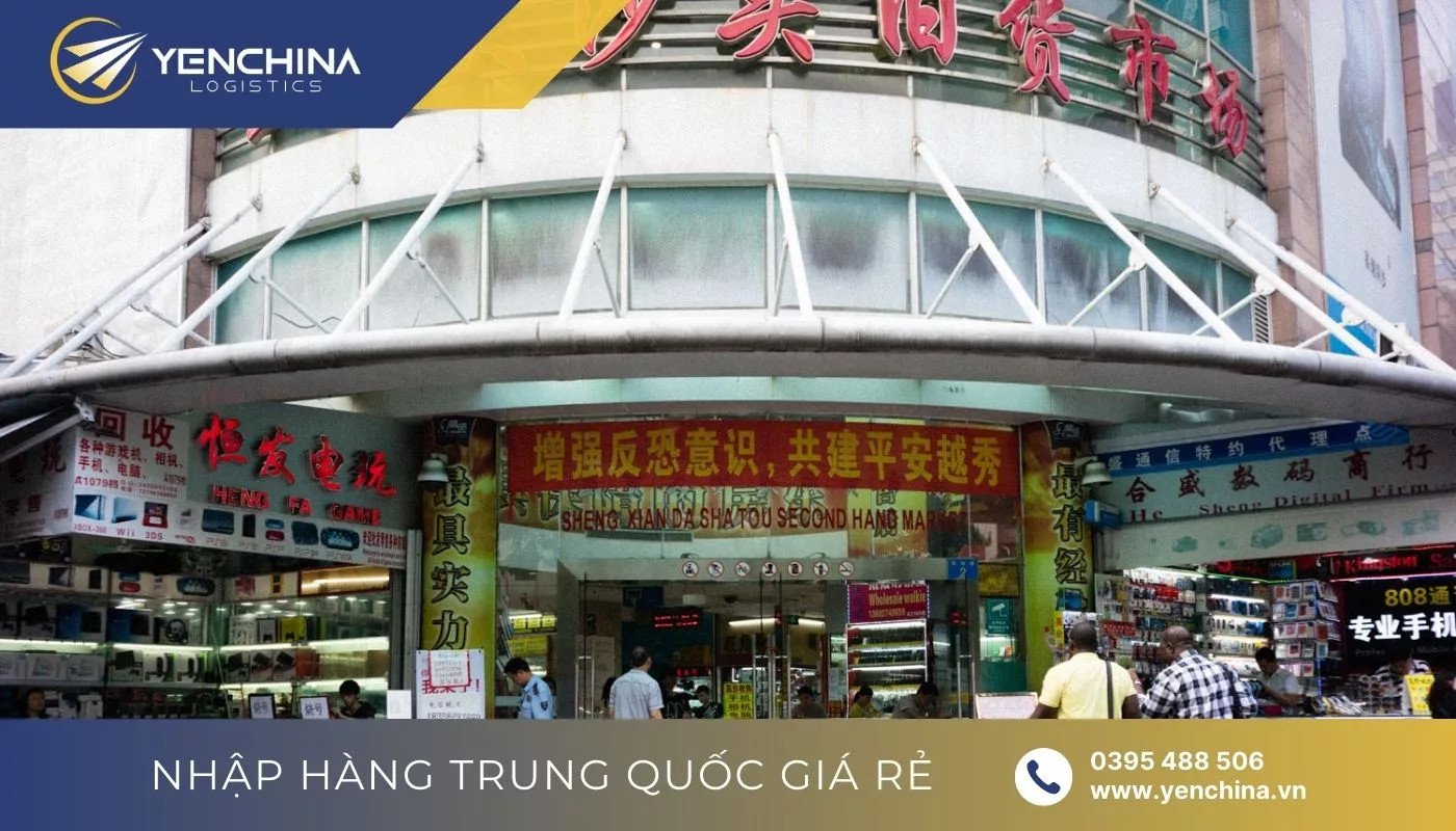 Thương nhân Việt Nam trực tiếp đến xưởng sản xuất tại Trung Quốc để tìm kiếm nguồn đồ dùng học tập giá sỉ.