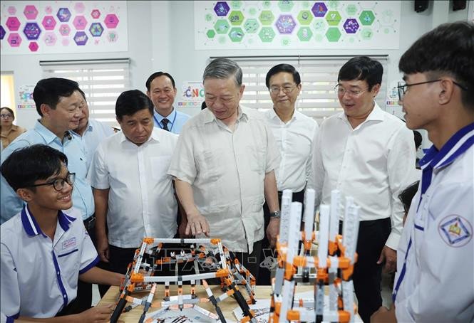 Tổng Bí thư Tô Lâm khuyến khích giáo dục STEM, ứng dụng kiến thức và học tập suốt đời.