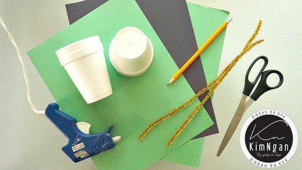 Vải vụn và vật liệu tái chế cho các dự án đồ dùng học tập handmade