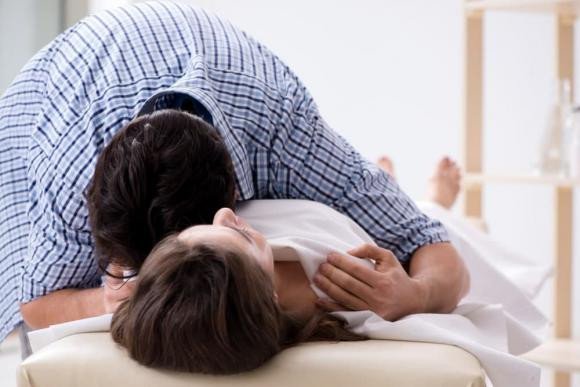 Ý nghĩa tâm linh của giấc mơ thấy người thân đã khuất lặp lại