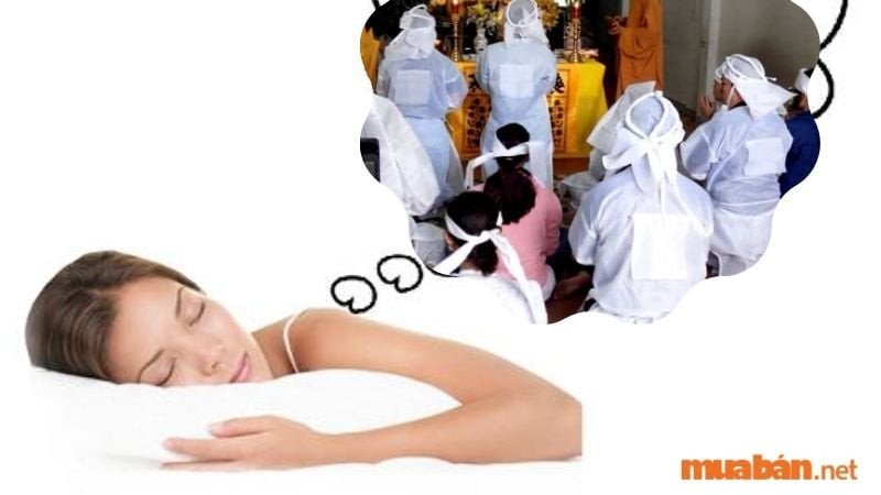 Bức ảnh một lễ tang với nhiều người lạ tham dự, gợi lên ý nghĩa tâm linh của việc nằm mơ thấy người đã chết vào nhà.