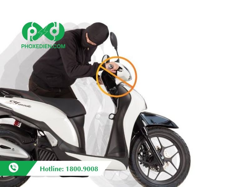 Chiếc xe máy màu trắng bị mất trong giấc mơ, tượng trưng cho sự hồn nhiên đã qua