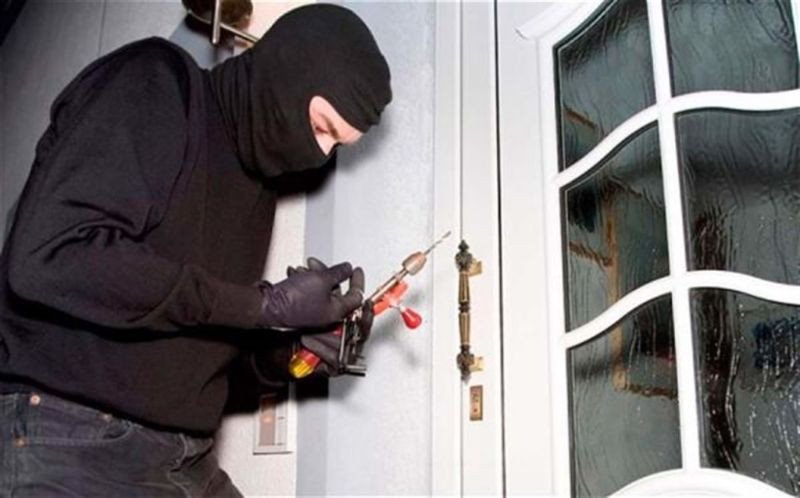 Điềm báo khi nằm mơ thấy kẻ trộm đột nhập vào nhà