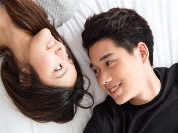 Hai người đang ở trong trạng thái mơ màng