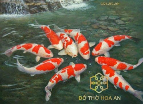 Hình ảnh một con cá to khỏe mạnh bơi lội, tượng trưng cho điềm lành khi nằm mơ thấy câu được cá to đánh số gì.