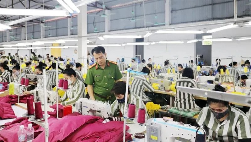 Mơ bị đi tù cho thấy bạn đang có khó khăn không thể giải quyết được