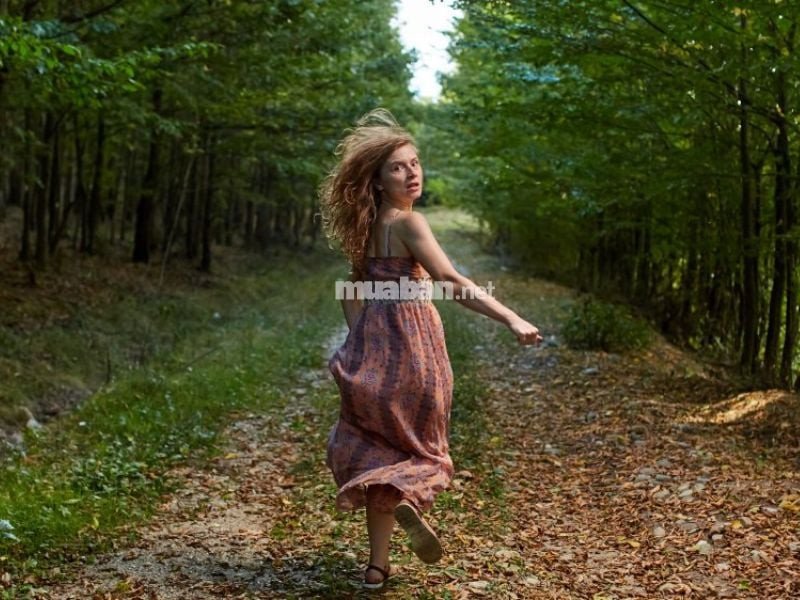 Mơ bị rượt đuổi và cố gắng thoát là điềm báo bạn đang trốn tránh vấn đề
