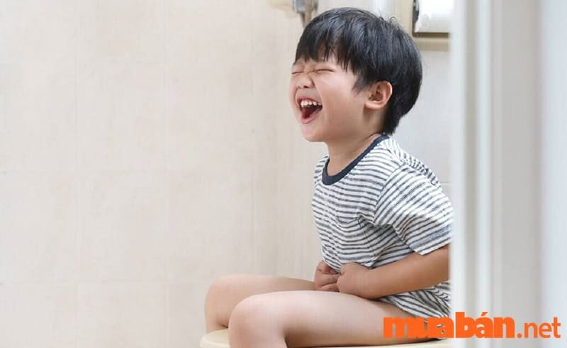 Mơ thấy bé trai đi tiểu