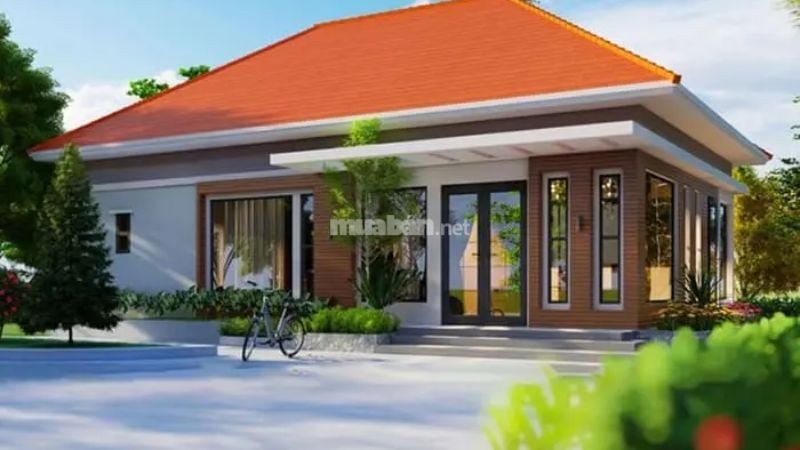 Ngôi nhà với mái ngói đỏ truyền thống, liên quan đến chiêm bao làm nhà mang điềm may