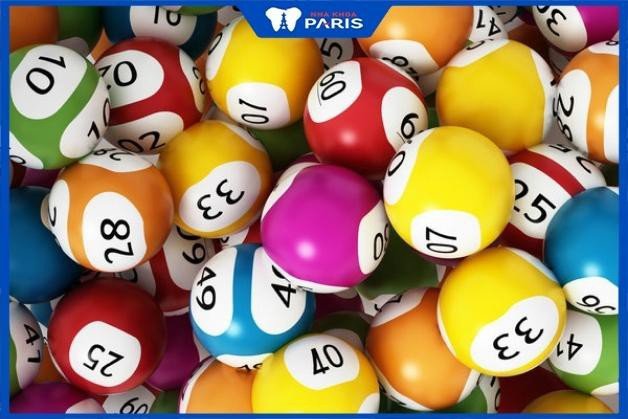 Người đang suy nghĩ về con số may mắn khi mơ thấy bác sĩ đánh con gì