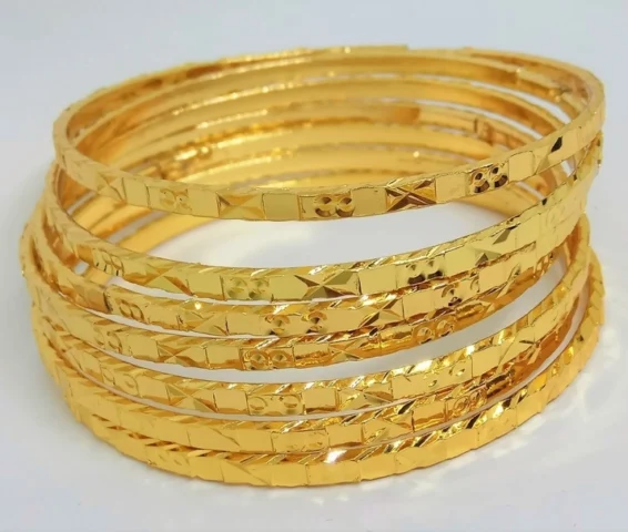 Các màu sắc của vàng 18K