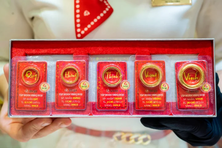 Cửa hàng vàng Hưng Thịnh Vượng