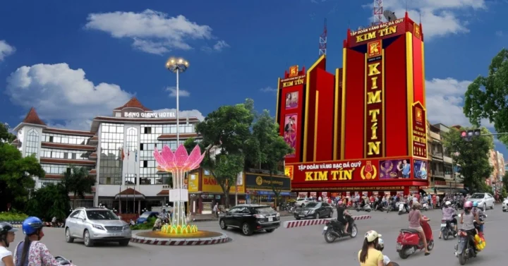 Cửa hàng vàng Kim Tín sang trọng