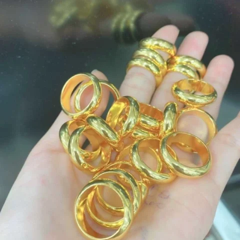 Hình ảnh vàng nhẫn trơn đẹp mắt