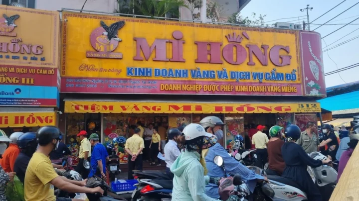 Không gian sang trọng của Tiệm Vàng Mi Hồng