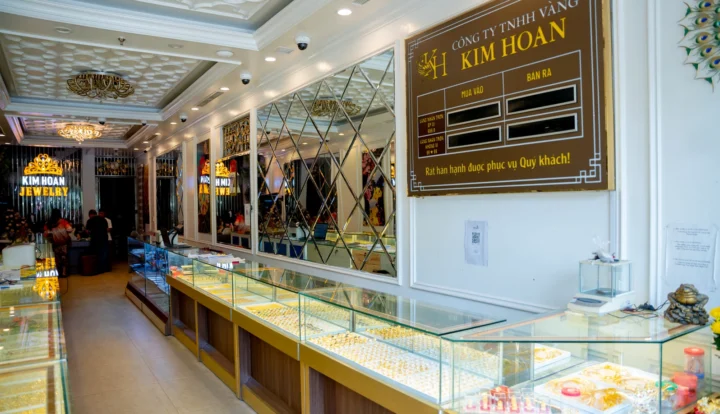Trang sức vàng kim hoàn 18K tinh xảo