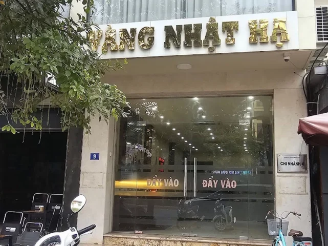 vang-nhat-ha-bi-mat-cua-dong-trang-suc-oc-ao-nam-2026_721